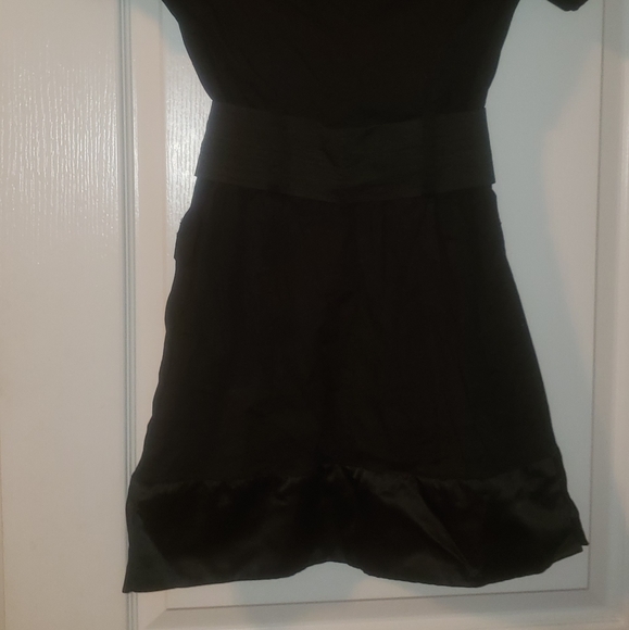 Dress - Picture 7 of 7